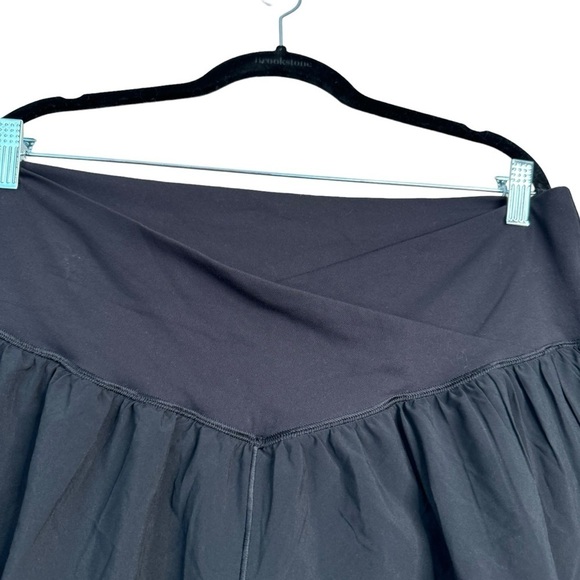 OFFLINE By Aerie Real Me Crossover Flowy Short Black Size XXL 2023 - Picture 3 of 10